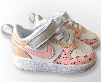 Customized Nike sneakers roze